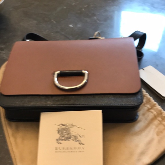 Burberry Purse - Picture 3 of 4